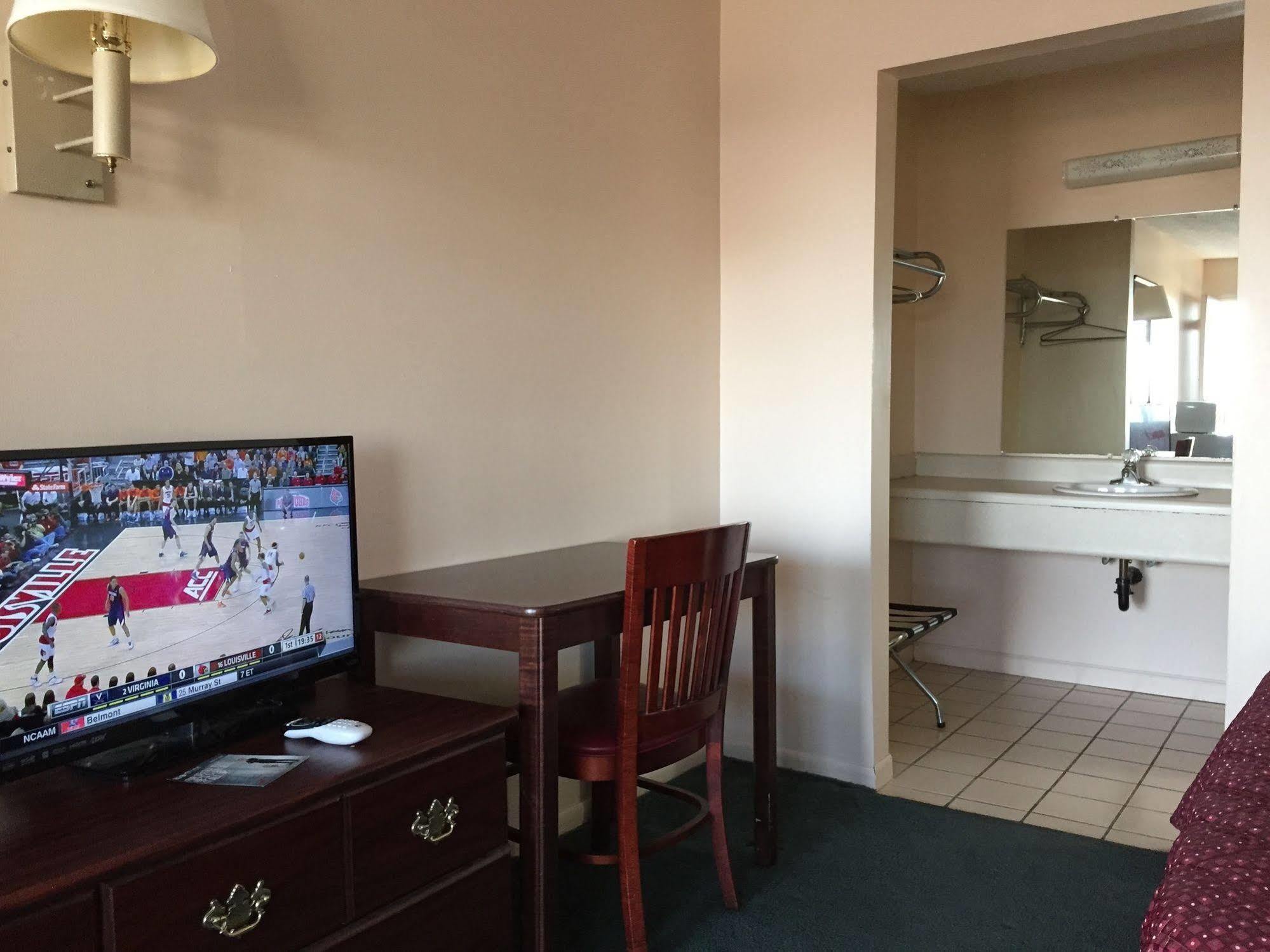 Slumber Inn Harrisonville Екстер'єр фото